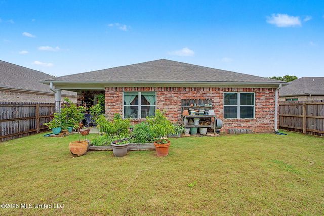 26 Lee Creek Lane, Byhalia, MS 38611