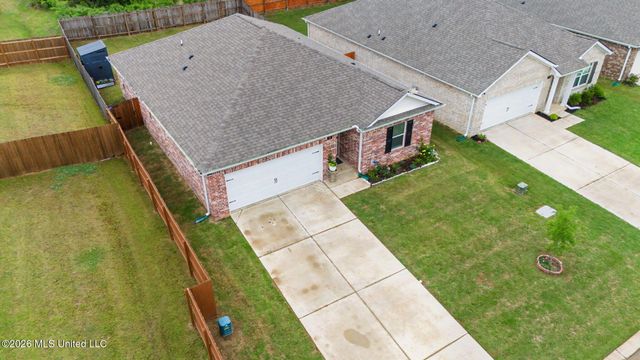 26 Lee Creek Lane, Byhalia, MS 38611