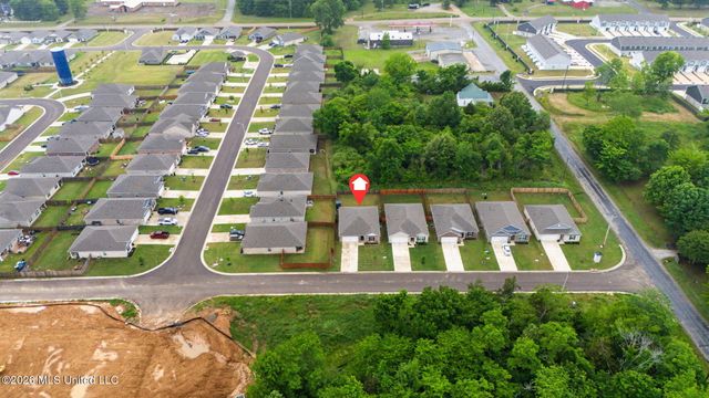 26 Lee Creek Lane, Byhalia, MS 38611