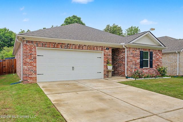 26 Lee Creek Lane, Byhalia, MS 38611