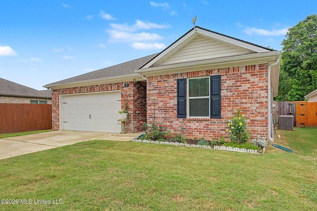 26 Lee Creek Lane, Byhalia, MS 38611