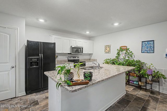 26 Lee Creek Lane, Byhalia, MS 38611