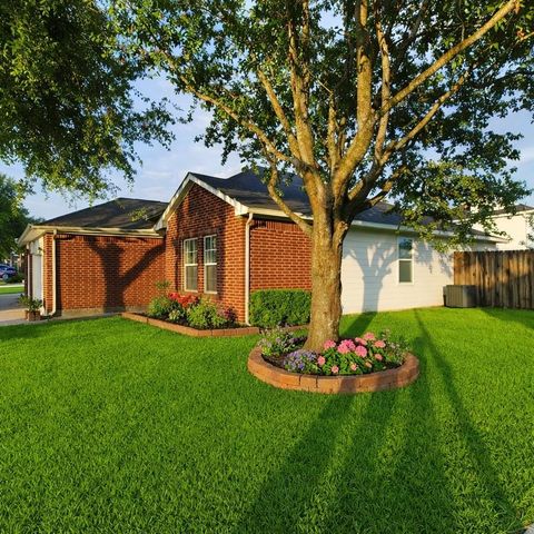 7402 Bering Landing Dr, Cypress, TX 77433