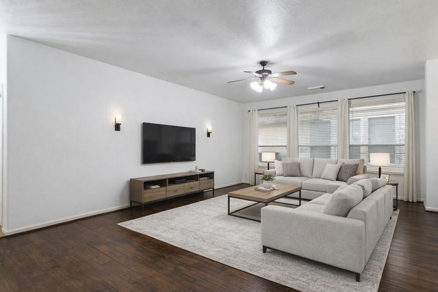 7402 Bering Landing Dr, Cypress, TX 77433