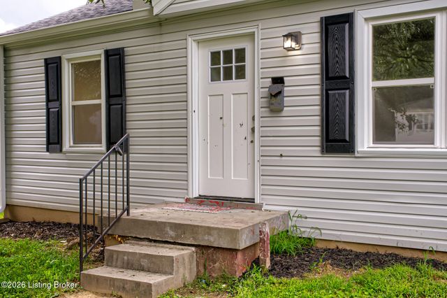1566 Loney Ln, Louisville, KY 40216