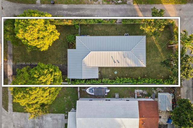 1880 NE 180th St, North Miami Beach, FL 33162