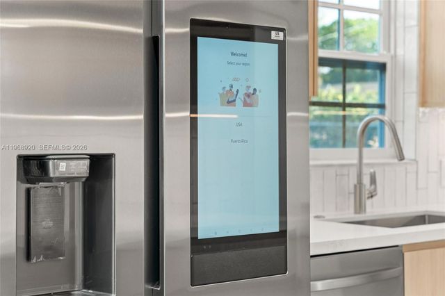 1880 NE 180th St, North Miami Beach, FL 33162