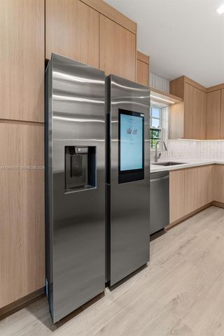 1880 NE 180th St, North Miami Beach, FL 33162