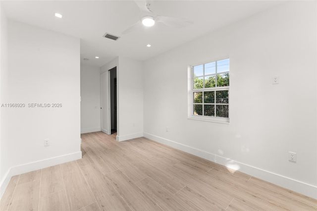 1880 NE 180th St, North Miami Beach, FL 33162