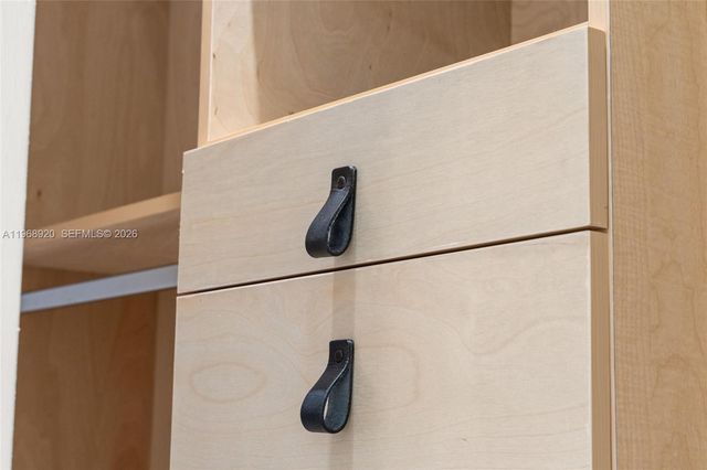 1880 NE 180th St, North Miami Beach, FL 33162