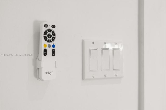 1880 NE 180th St, North Miami Beach, FL 33162