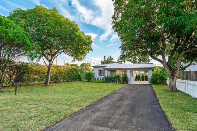 1880 NE 180th St, North Miami Beach, FL 33162