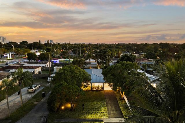 1880 NE 180th St, North Miami Beach, FL 33162