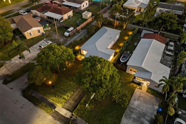 1880 NE 180th St, North Miami Beach, FL 33162