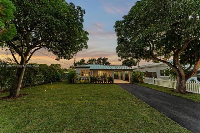 1880 NE 180th St, North Miami Beach, FL 33162