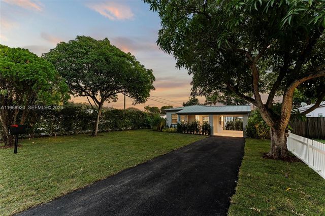 1880 NE 180th St, North Miami Beach, FL 33162