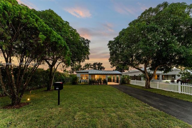 1880 NE 180th St, North Miami Beach, FL 33162