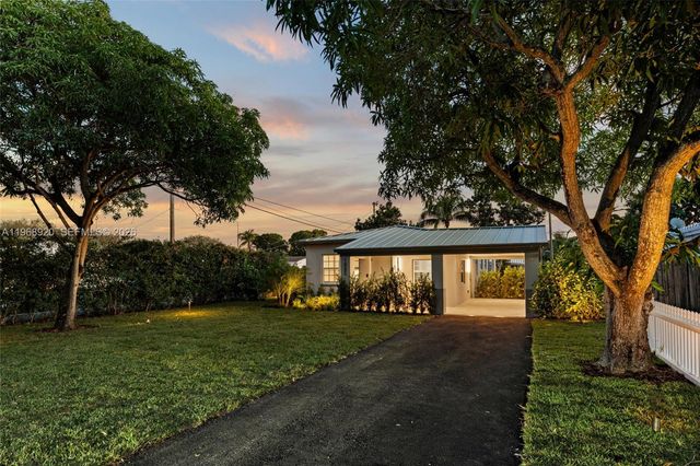 1880 NE 180th St, North Miami Beach, FL 33162