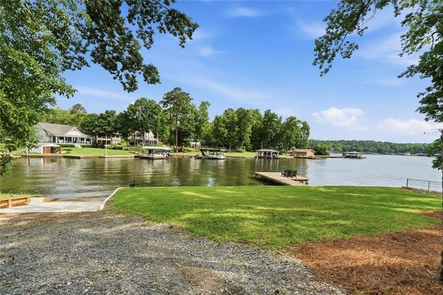 233 Lakeshore Drive, Eatonton, GA 31024