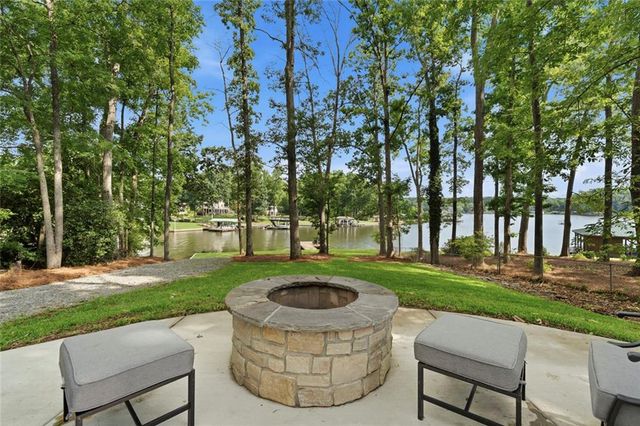233 Lakeshore Drive, Eatonton, GA 31024