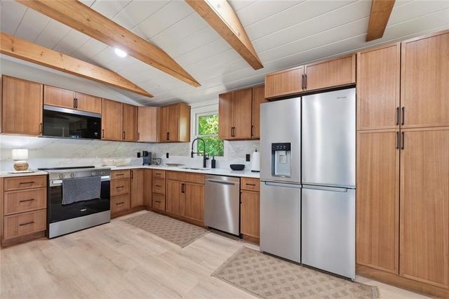 233 Lakeshore Drive, Eatonton, GA 31024