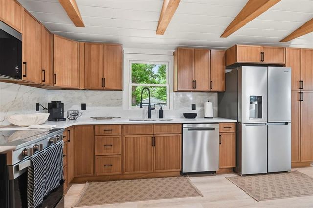 233 Lakeshore Drive, Eatonton, GA 31024