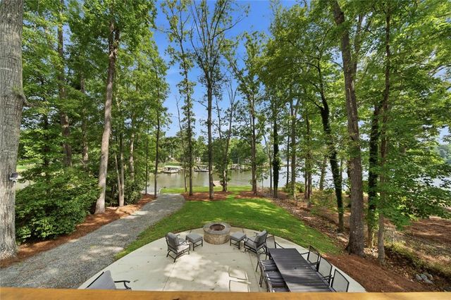 233 Lakeshore Drive, Eatonton, GA 31024