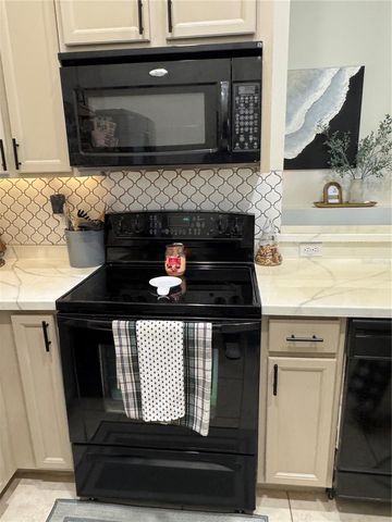 2318 TANBARK RIDGE PLACE 2318, Plant City, FL 33563