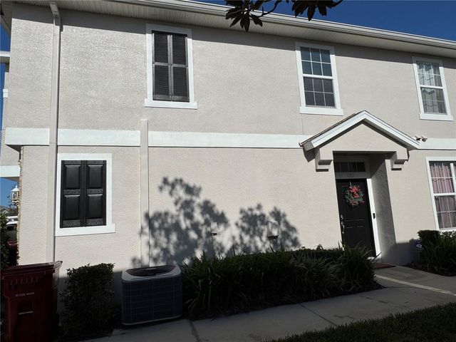 2318 TANBARK RIDGE PLACE 2318, Plant City, FL 33563