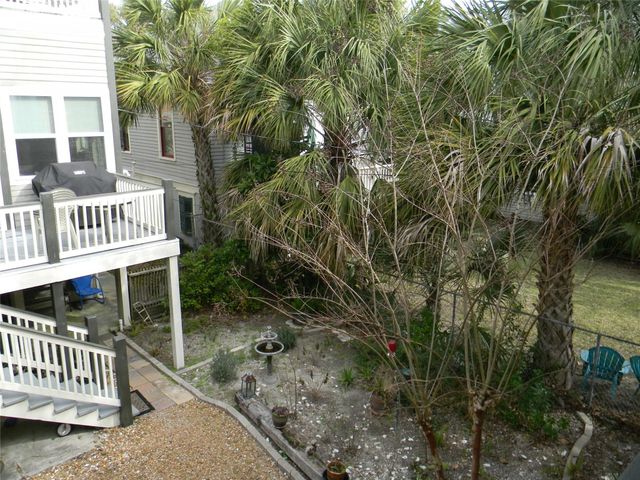 2423 Avenue L Rear, Galveston, TX 77550