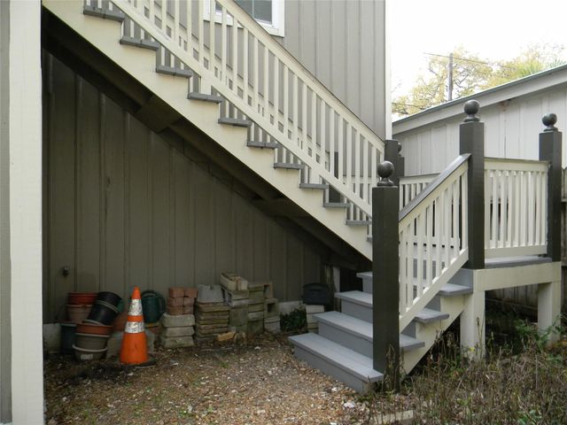 2423 Avenue L Rear, Galveston, TX 77550