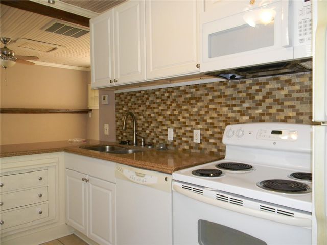 2423 Avenue L Rear, Galveston, TX 77550