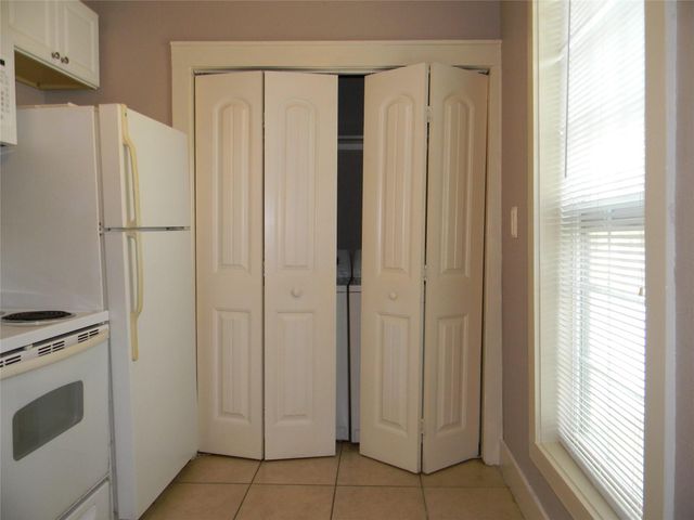 2423 Avenue L Rear, Galveston, TX 77550