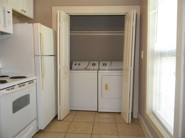 2423 Avenue L Rear, Galveston, TX 77550