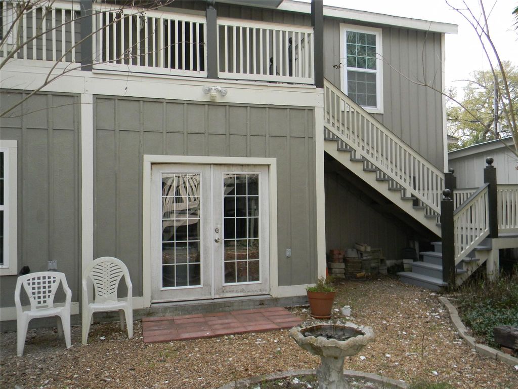 2423 Avenue L Rear, Galveston, TX 77550