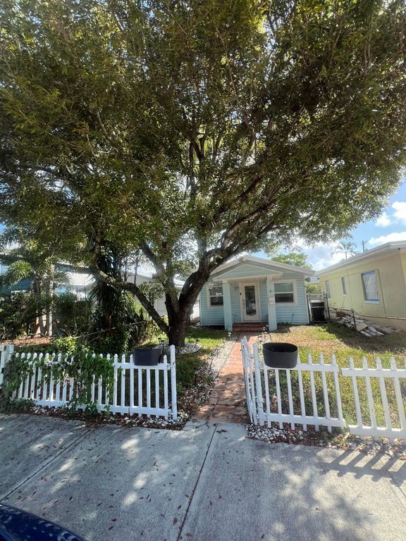 616 N K Street, Lake Worth Beach, FL 33460