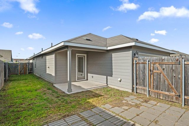 121 Oakdale Meadows LN, Hutto, TX 78634