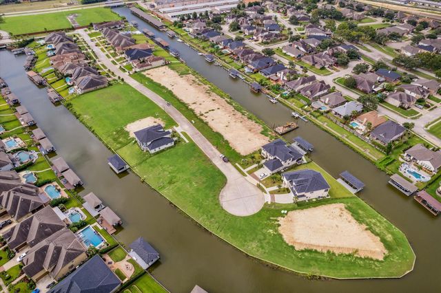 608 Appia Drive, Kemah, TX 77565