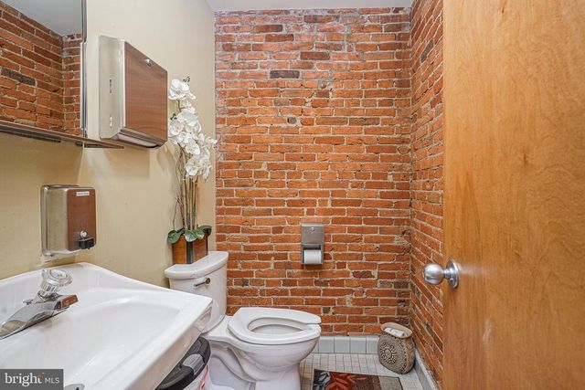 101 E MAIN ST, Moorestown, NJ 08057