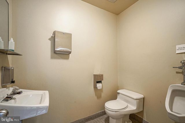 101 E MAIN ST, Moorestown, NJ 08057