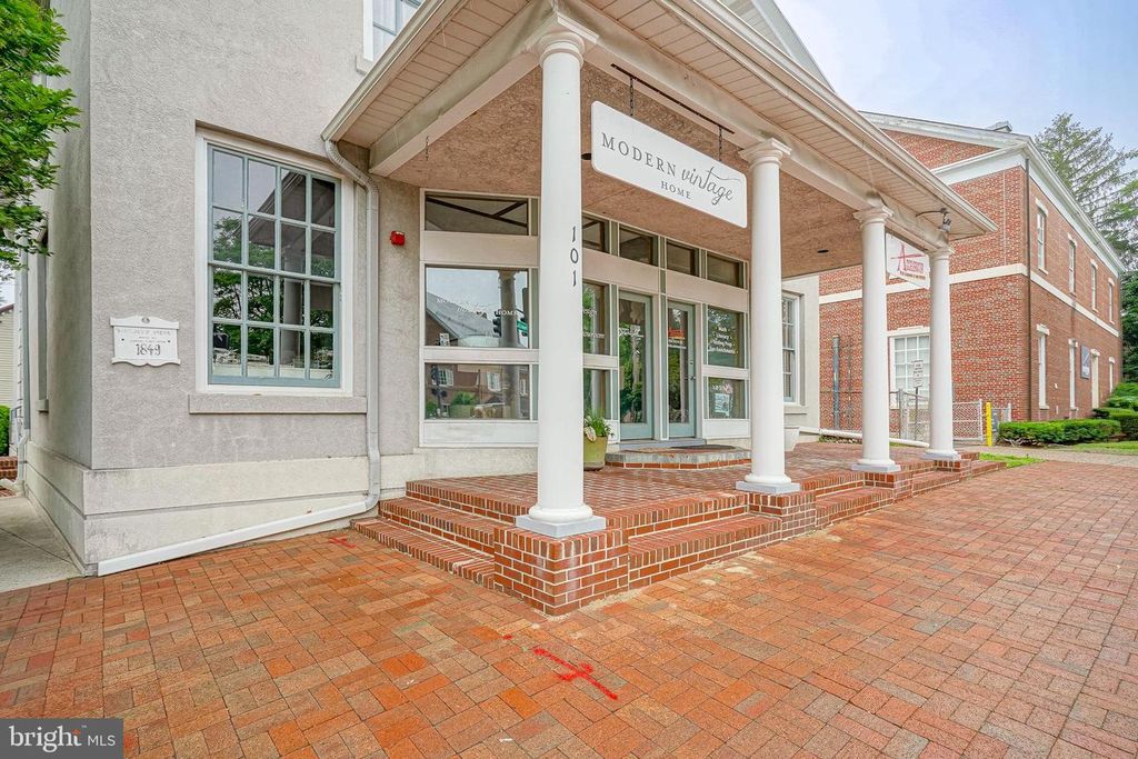 101 E MAIN ST, Moorestown, NJ 08057