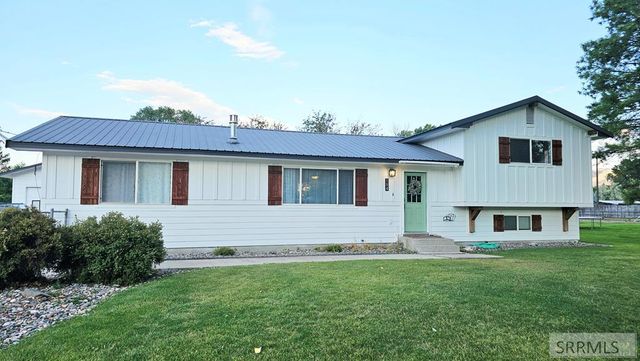 194 S Saint Charles Road, Salmon, ID 83467
