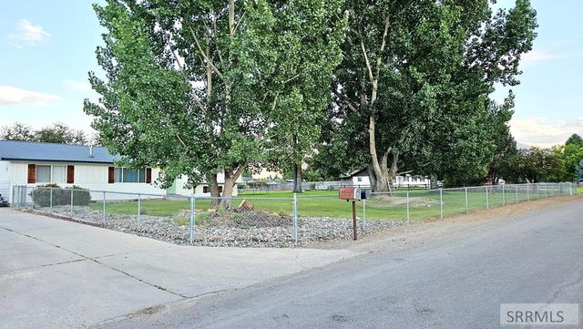 194 S Saint Charles Road, Salmon, ID 83467