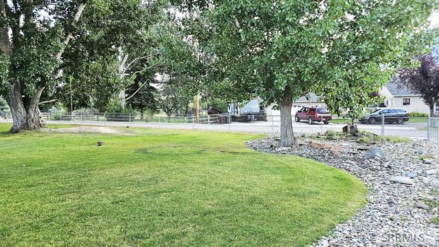 194 S Saint Charles Road, Salmon, ID 83467