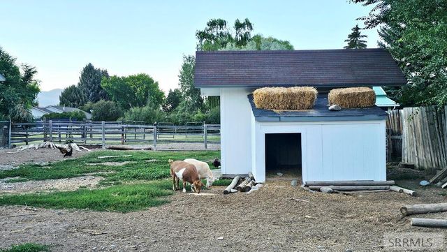 194 S Saint Charles Road, Salmon, ID 83467