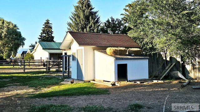 194 S Saint Charles Road, Salmon, ID 83467