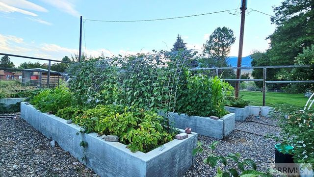 194 S Saint Charles Road, Salmon, ID 83467