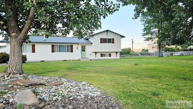 194 S Saint Charles Road, Salmon, ID 83467