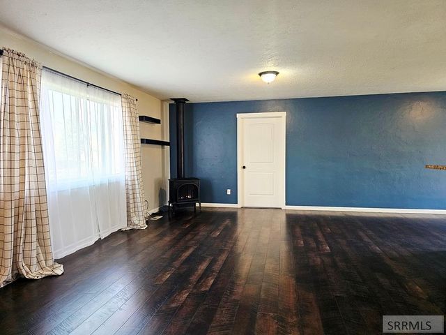 194 S Saint Charles Road, Salmon, ID 83467