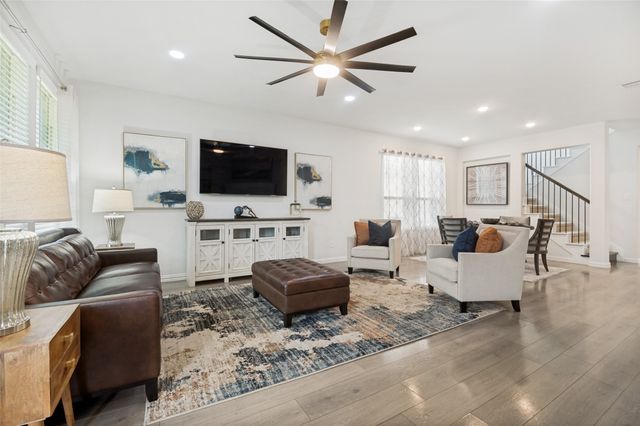 656 Bethpage Drive, Red Oak, TX 75154